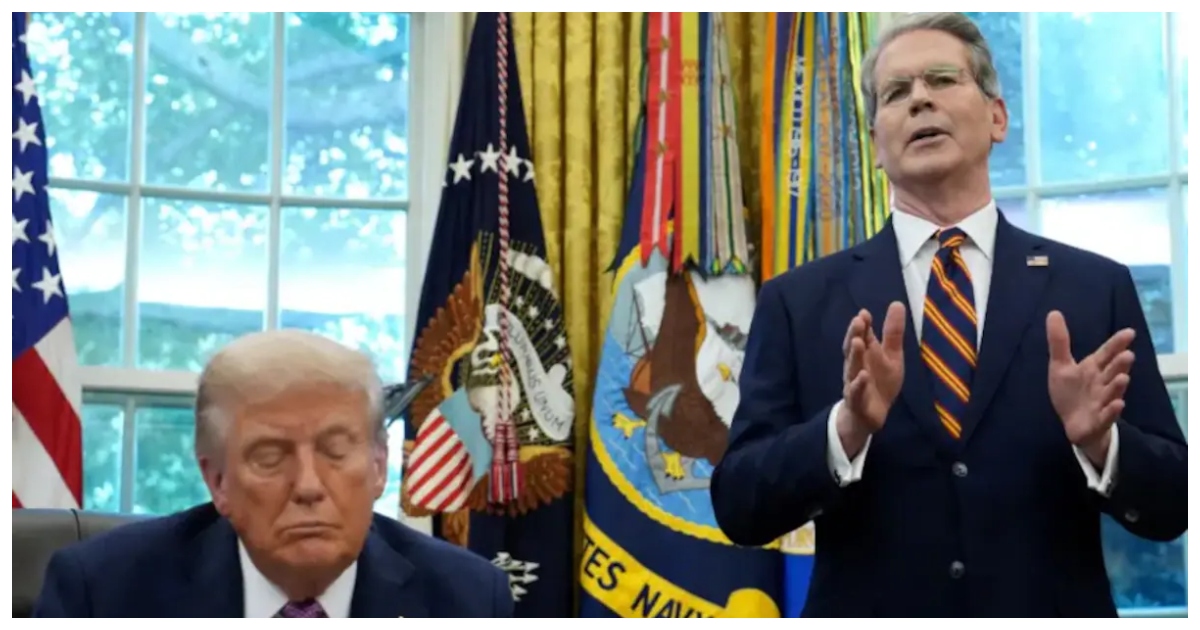 প্রেসিডেন্ট ডনাল্ড ট্রাম্প ও ট্রেজারি সেক্রেটারি স্কট বেসেন্ট। ছবি: এনডিটিভি